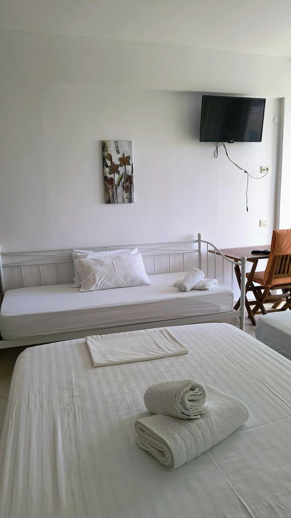 Polyxeni Apartments & Rooms เคพาโร ภายนอก รูปภาพ