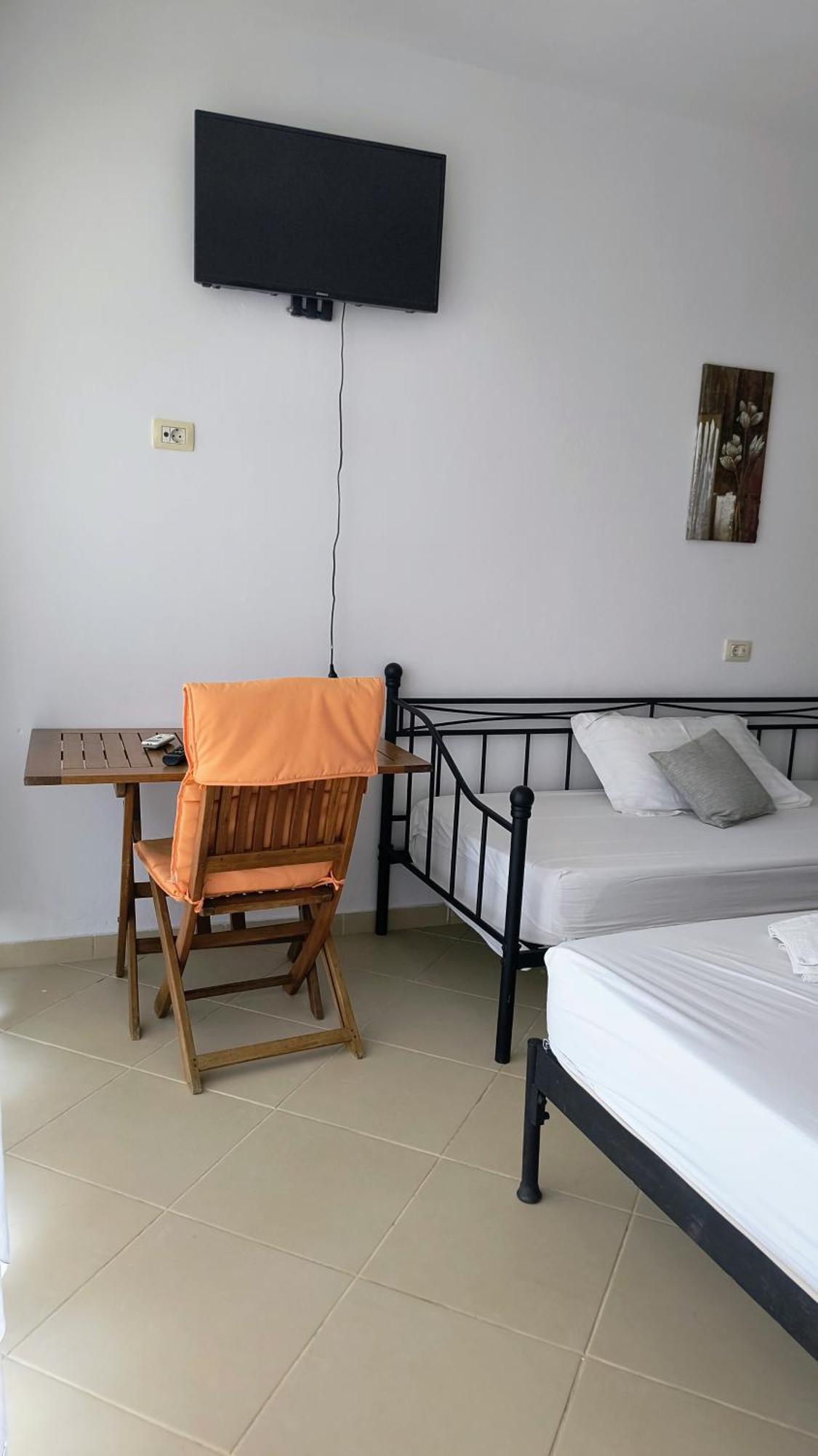 Polyxeni Apartments & Rooms เคพาโร ภายนอก รูปภาพ