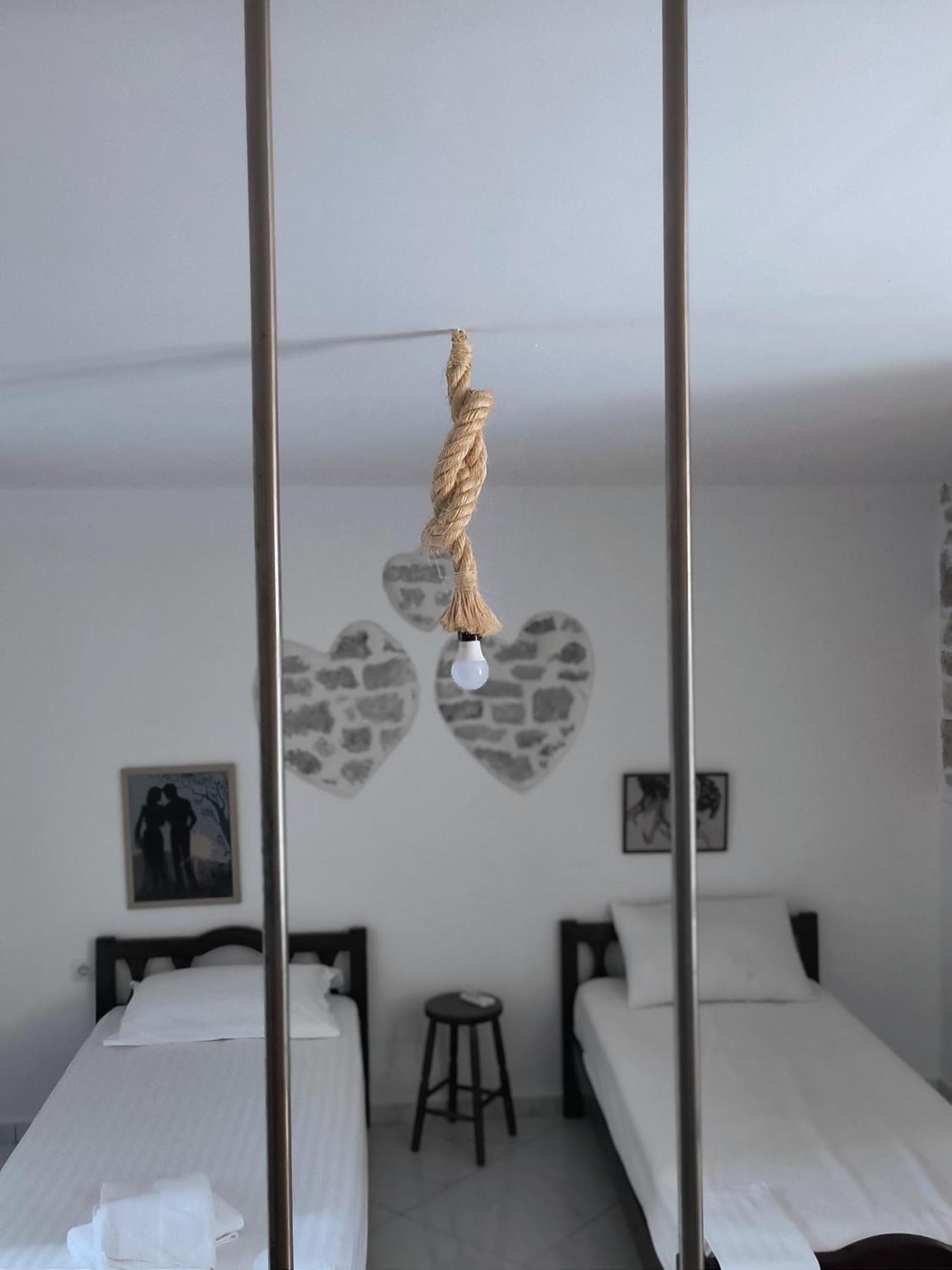 Polyxeni Apartments & Rooms เคพาโร ภายนอก รูปภาพ
