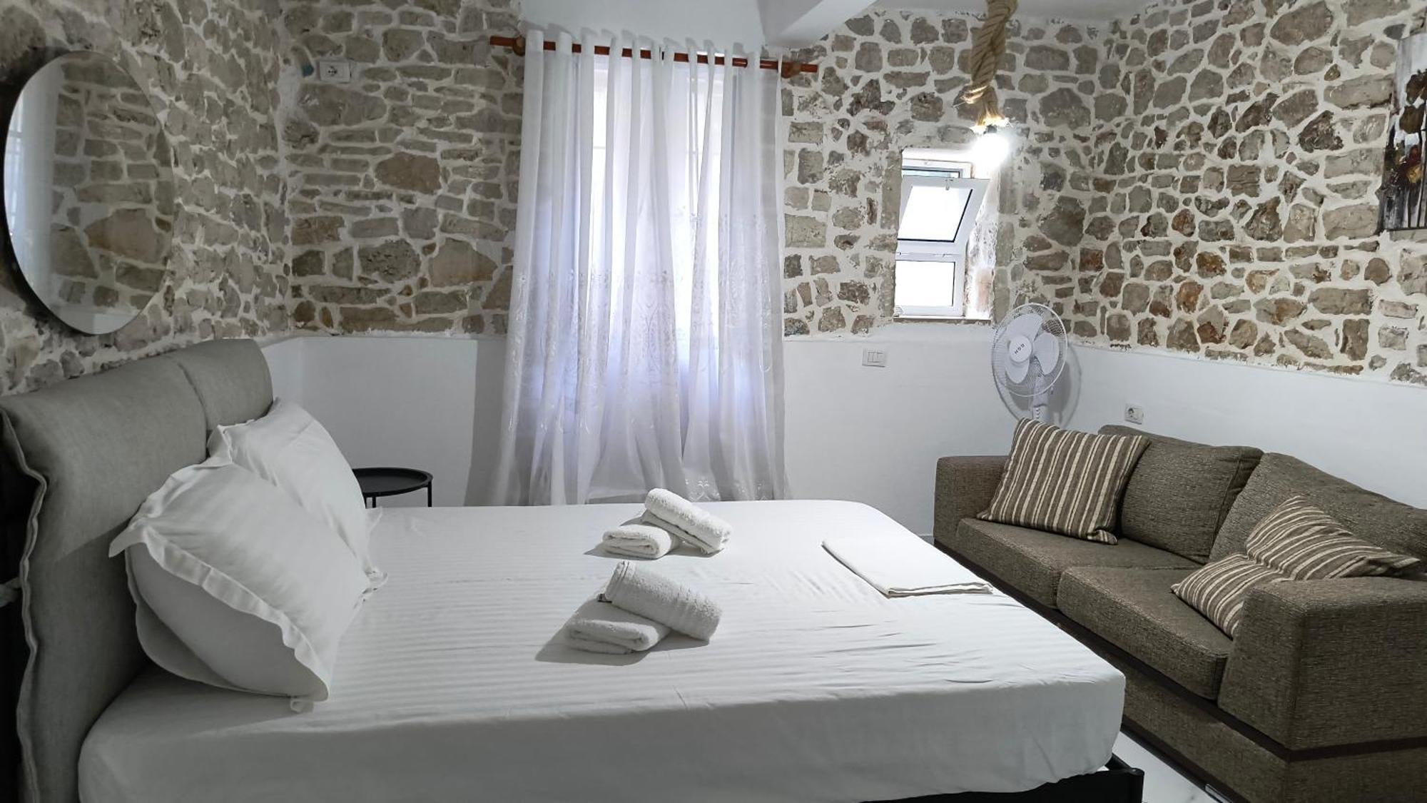 Polyxeni Apartments & Rooms เคพาโร ภายนอก รูปภาพ
